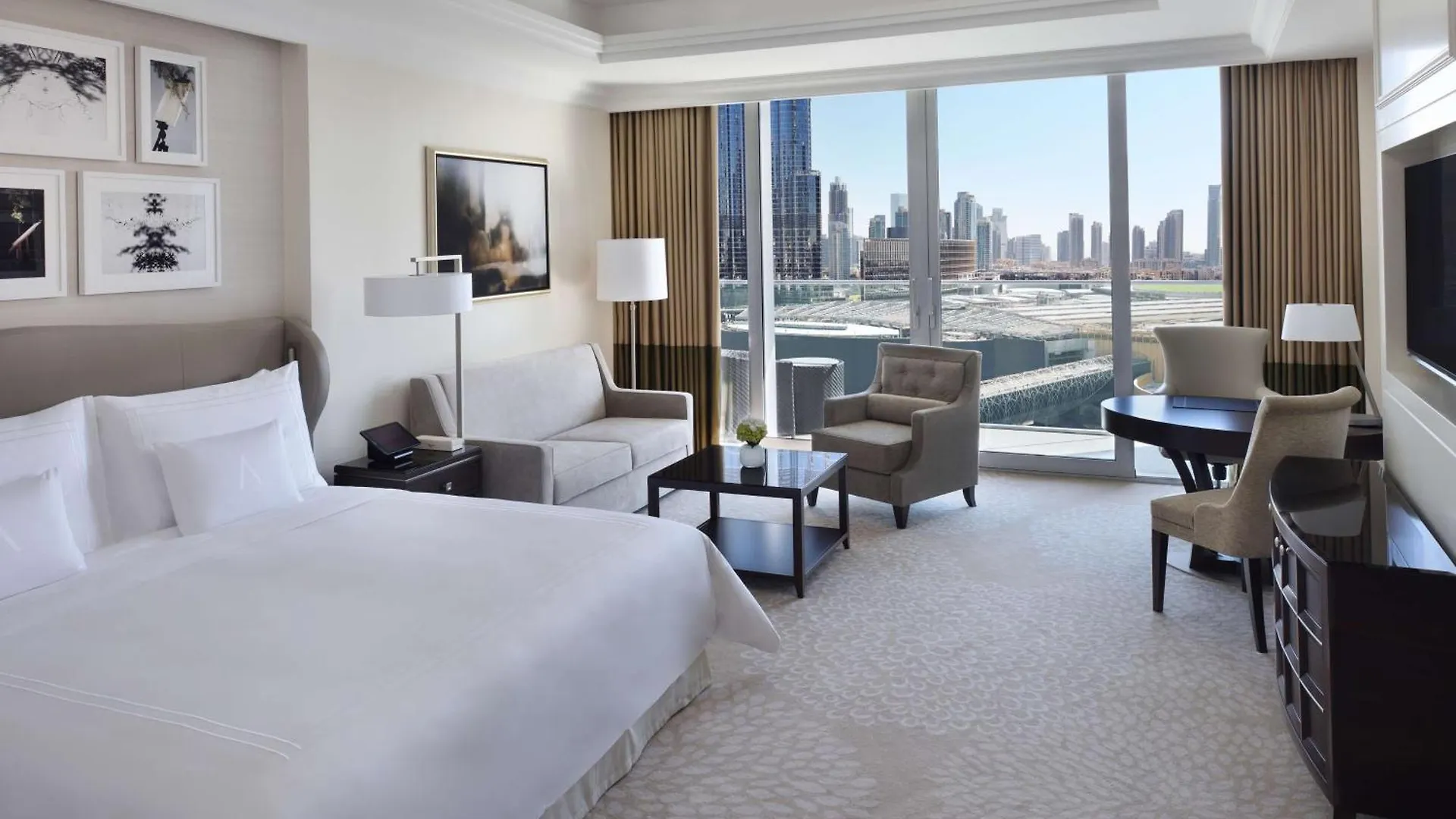 Address Boulevard Dubai 5*,