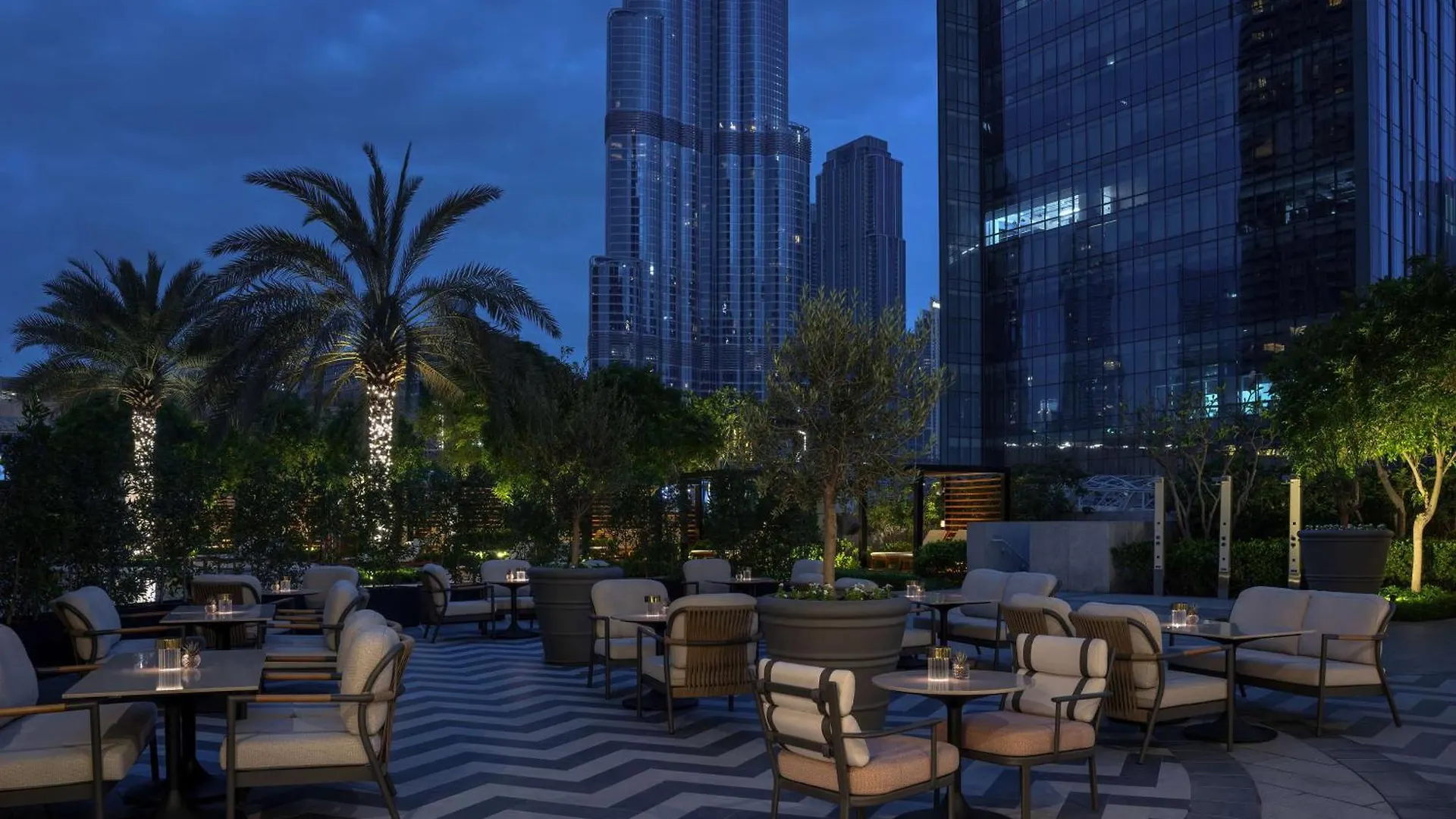 Address Boulevard Dubai 5*,