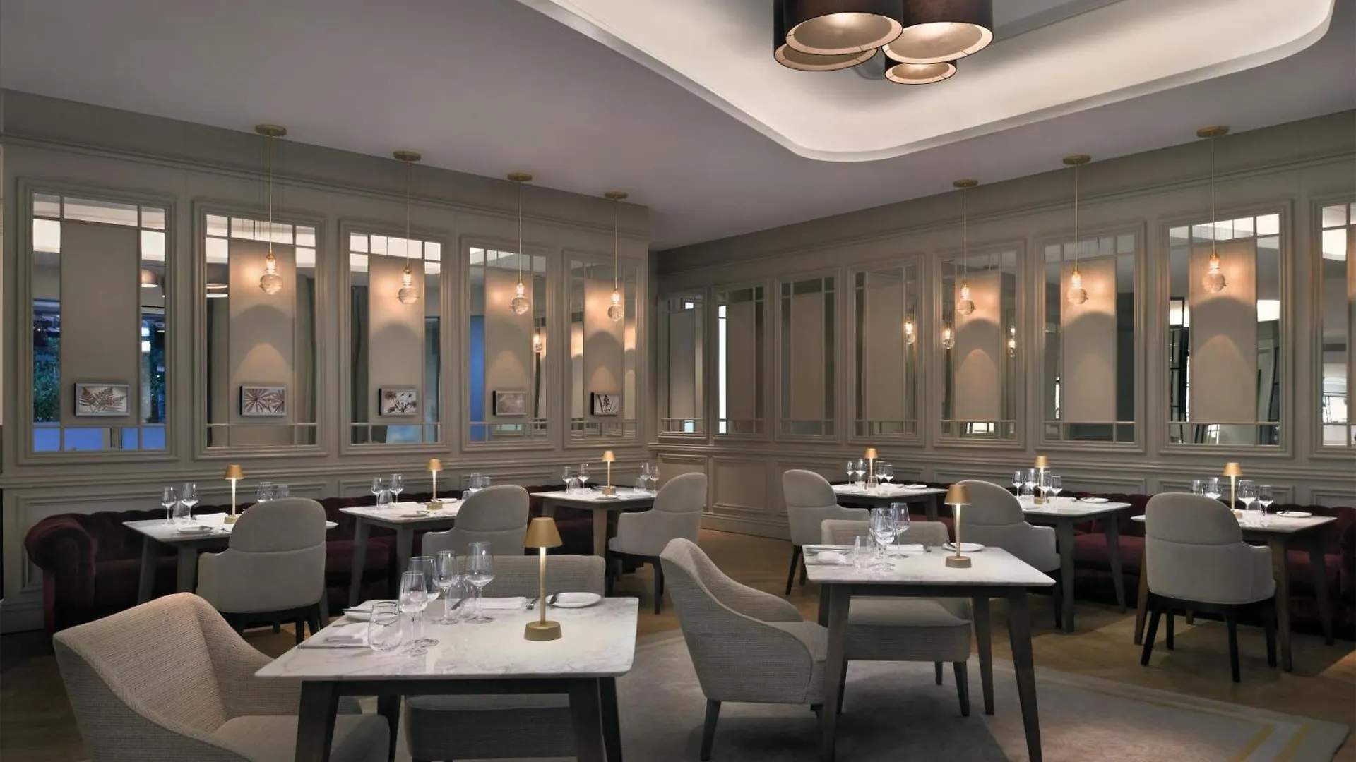 Address Boulevard Dubai 5*,