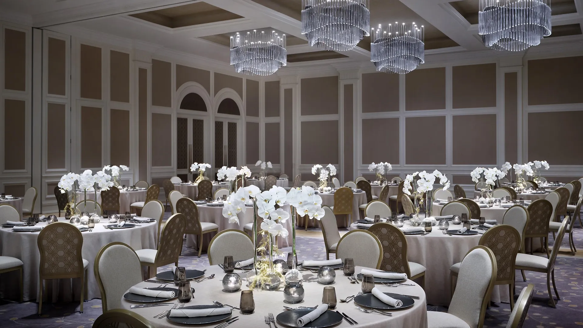 Kempinski The Boulevard Dubai 5*,